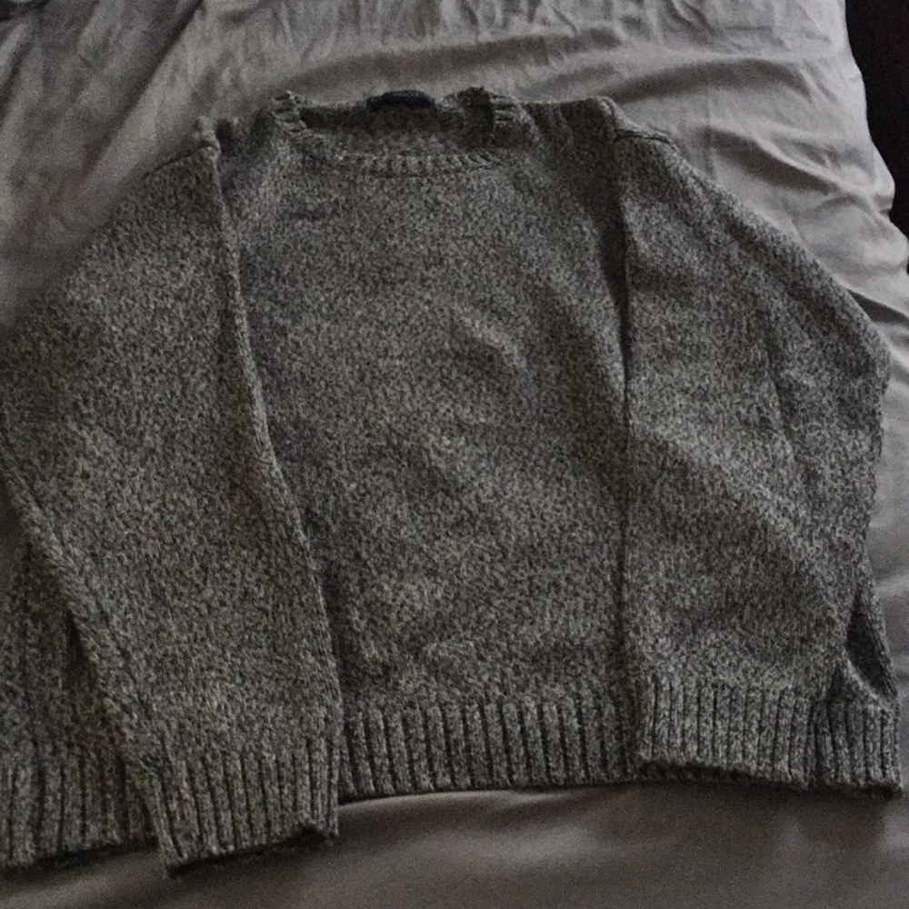 Charter pull over gray sweater